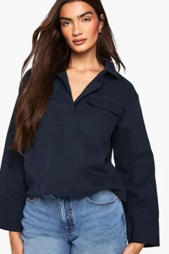Chemise en sergé à col et poignets fendus