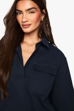 Chemise en sergé à col et poignets fendus