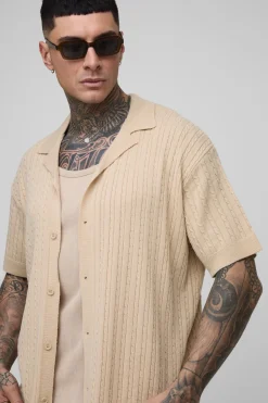 boohooMAN Chemise en tricot câble Revere ample, carrée, à manches courtes<Homme Polos|Tout Afficher