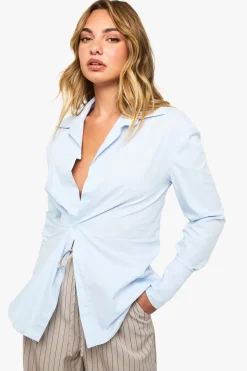 Chemise enveloppante à décolleté plongeant et ceinturée