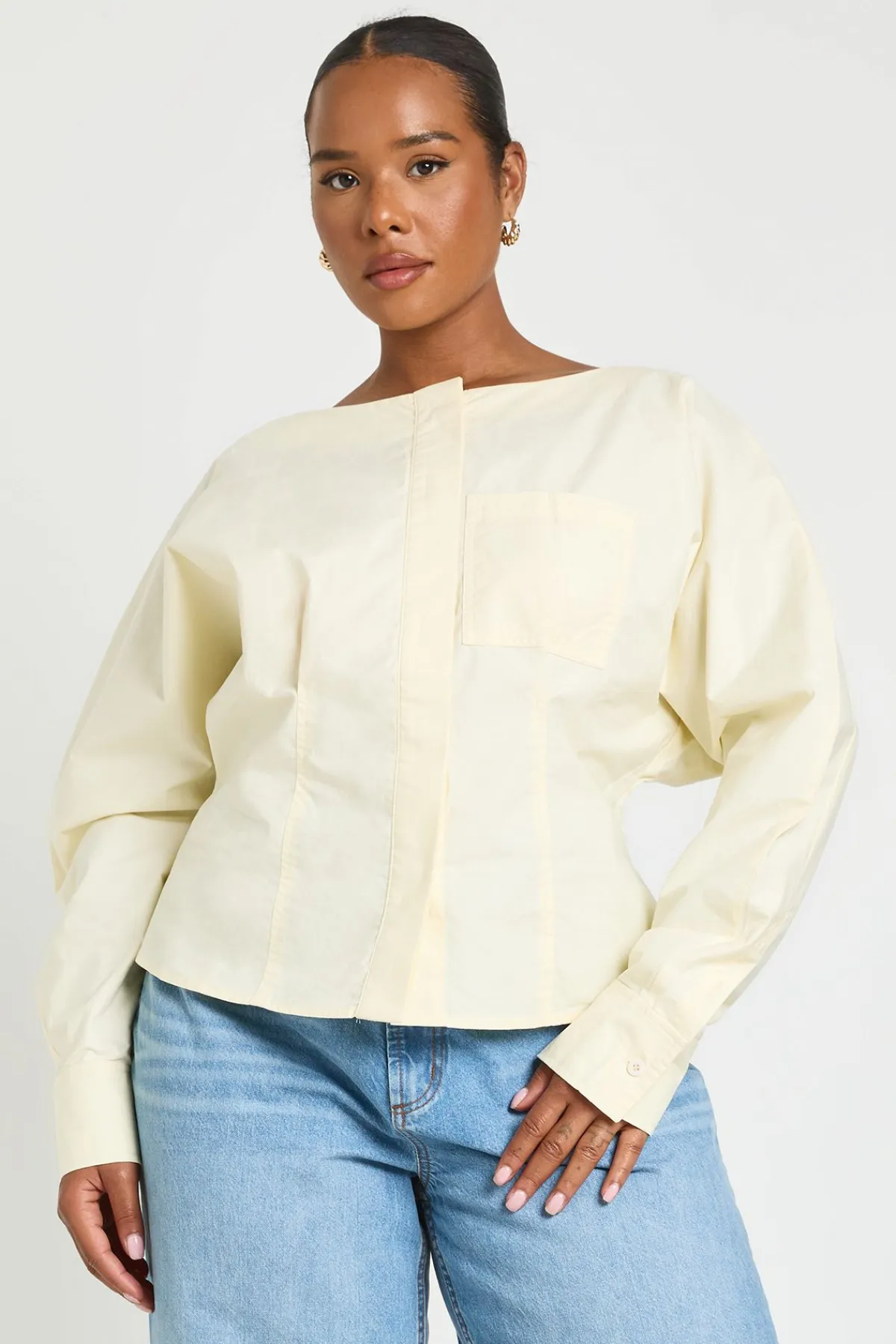 boohoo Chemise Grande Taille À Encolure Asymétrique Et Manches Ballon<Femme Tops