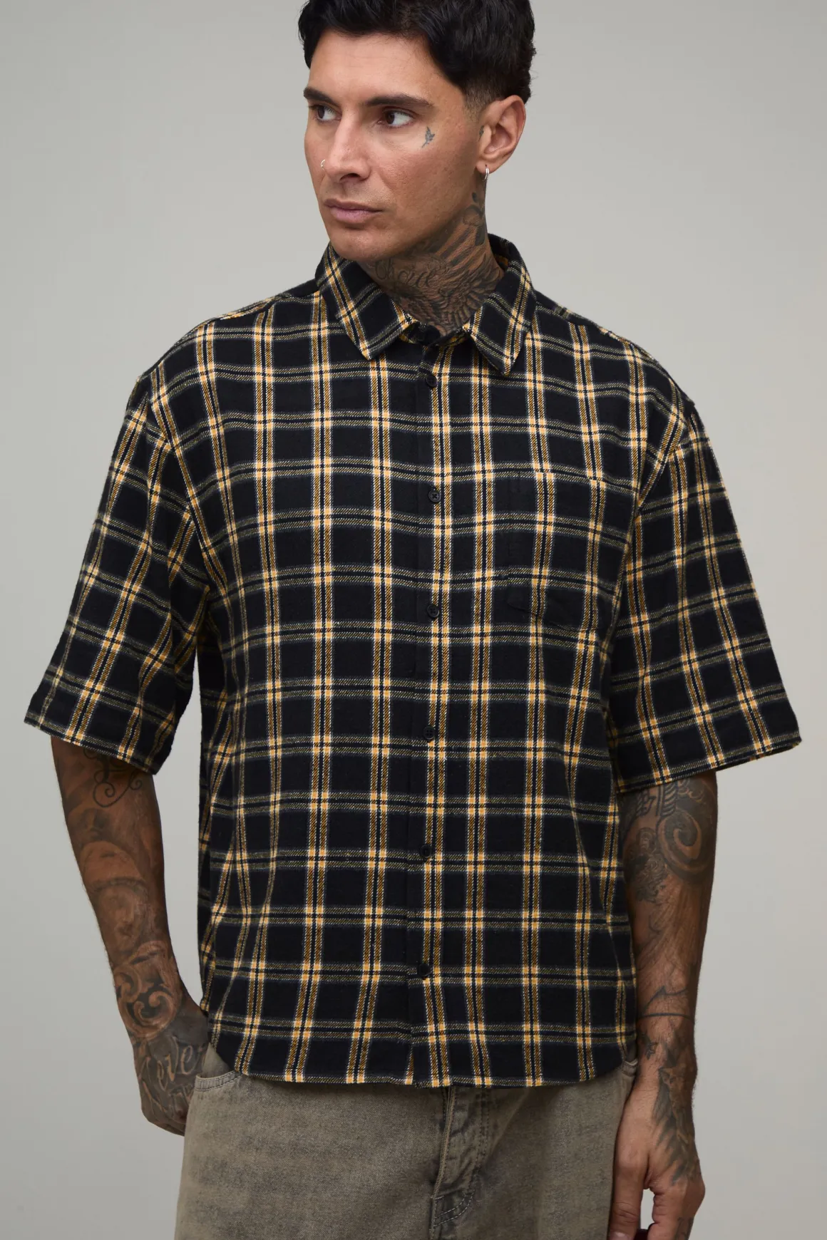 Chemise Grande Taille En Flanelle À Manches Courtes Coupe Oversize Ourlet Courbe Essentielle