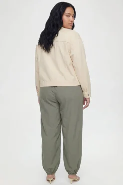 Chemise Grande Taille En Sergé Sans Col Avec Taille Cintrée