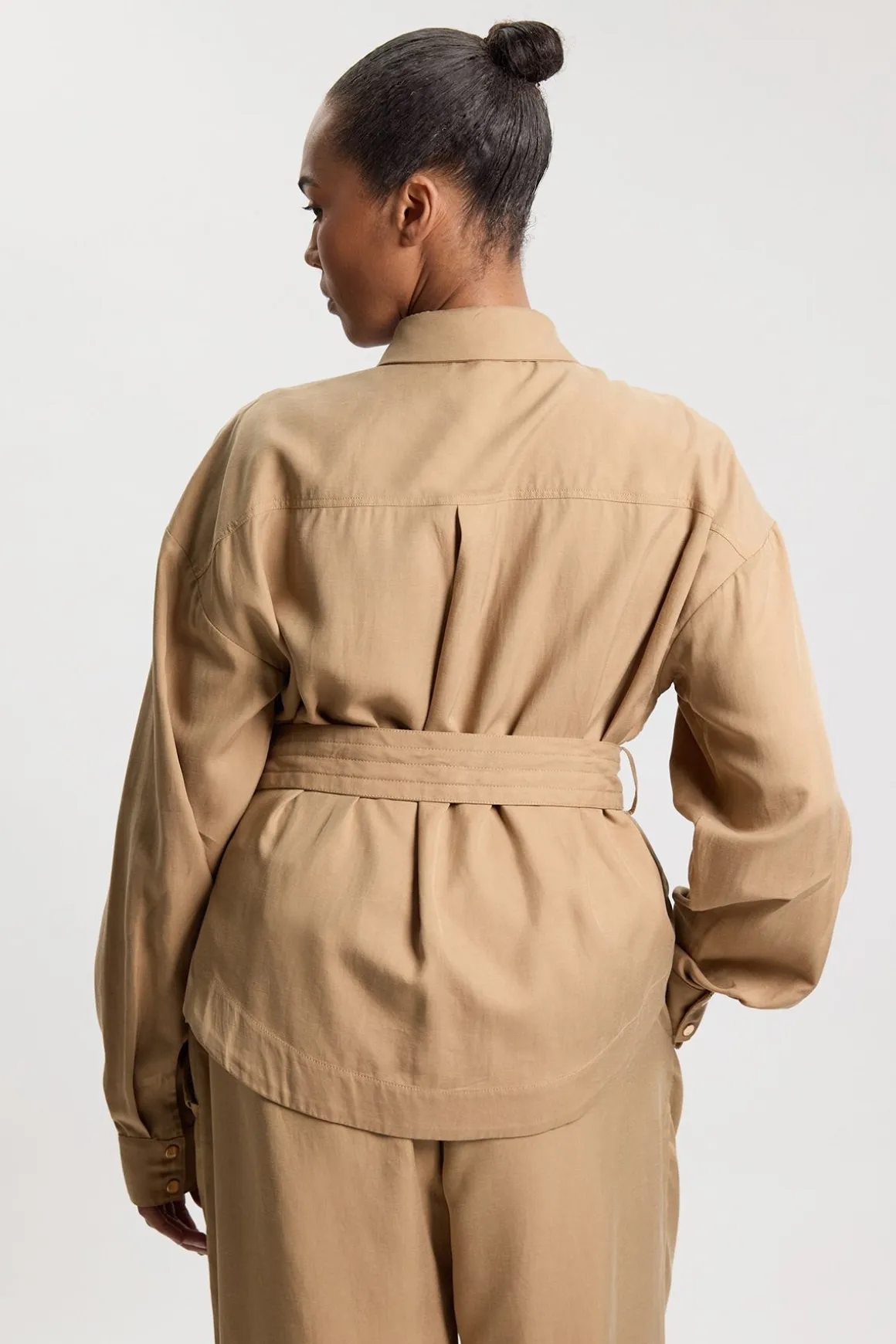 Chemise Grande Taille En Sergé De Cupro Style Utilitaire