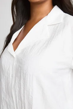 boohoo Chemise Grande Taille À Manches Courtes Effet Lin<Femme Tons Neutres|Tenues De Plage
