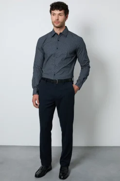 Chemise Habillée Bleu Marine À Manches Longues Avec Petit Imprimé Géométrique
