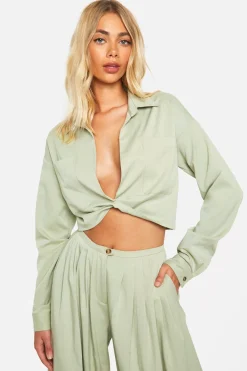 Chemise à l'effet lin, coupe décontractée avec un détail torsadé à l'avant