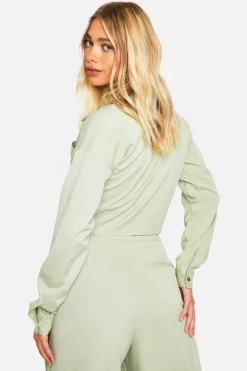 Chemise à l'effet lin, coupe décontractée avec un détail torsadé à l'avant