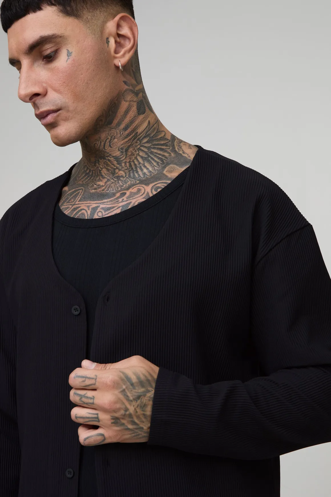 Chemise longue à plis, surdimensionnée, à coupe carrée et sans col