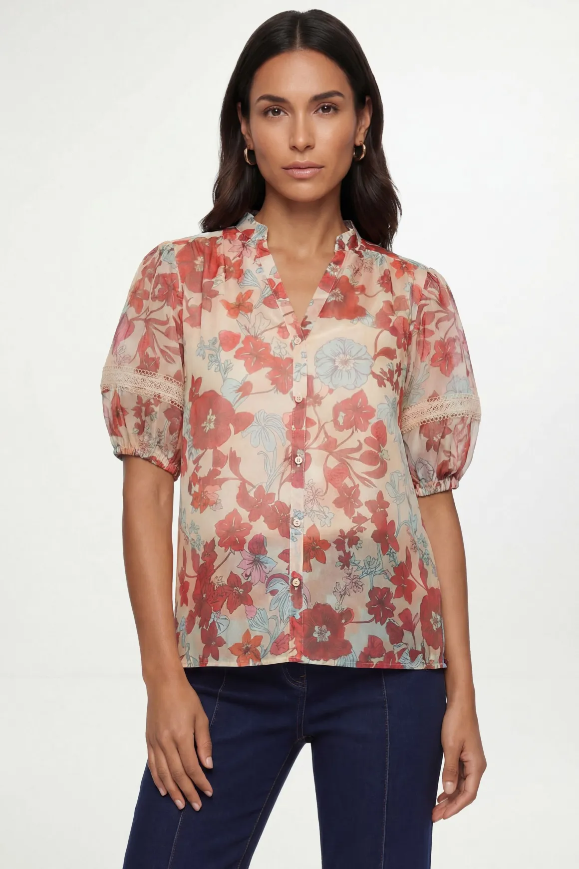 Chemise À Manches Courtes Avec Détails En Dentelle Et Organza Fleuri
