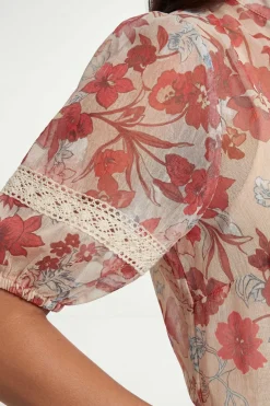Chemise À Manches Courtes Avec Détails En Dentelle Et Organza Fleuri
