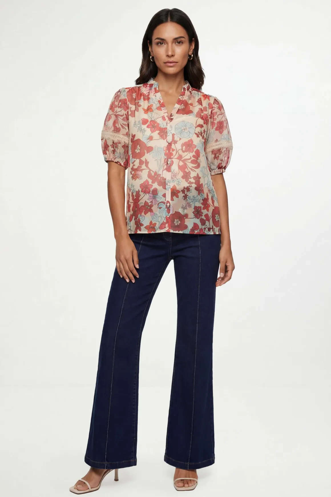 Chemise À Manches Courtes Avec Détails En Dentelle Et Organza Fleuri