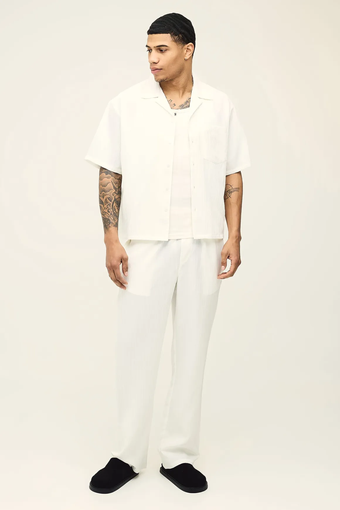 Chemise À Manches Courtes Coupe Ample Décontractée Avec Plis Irréguliers