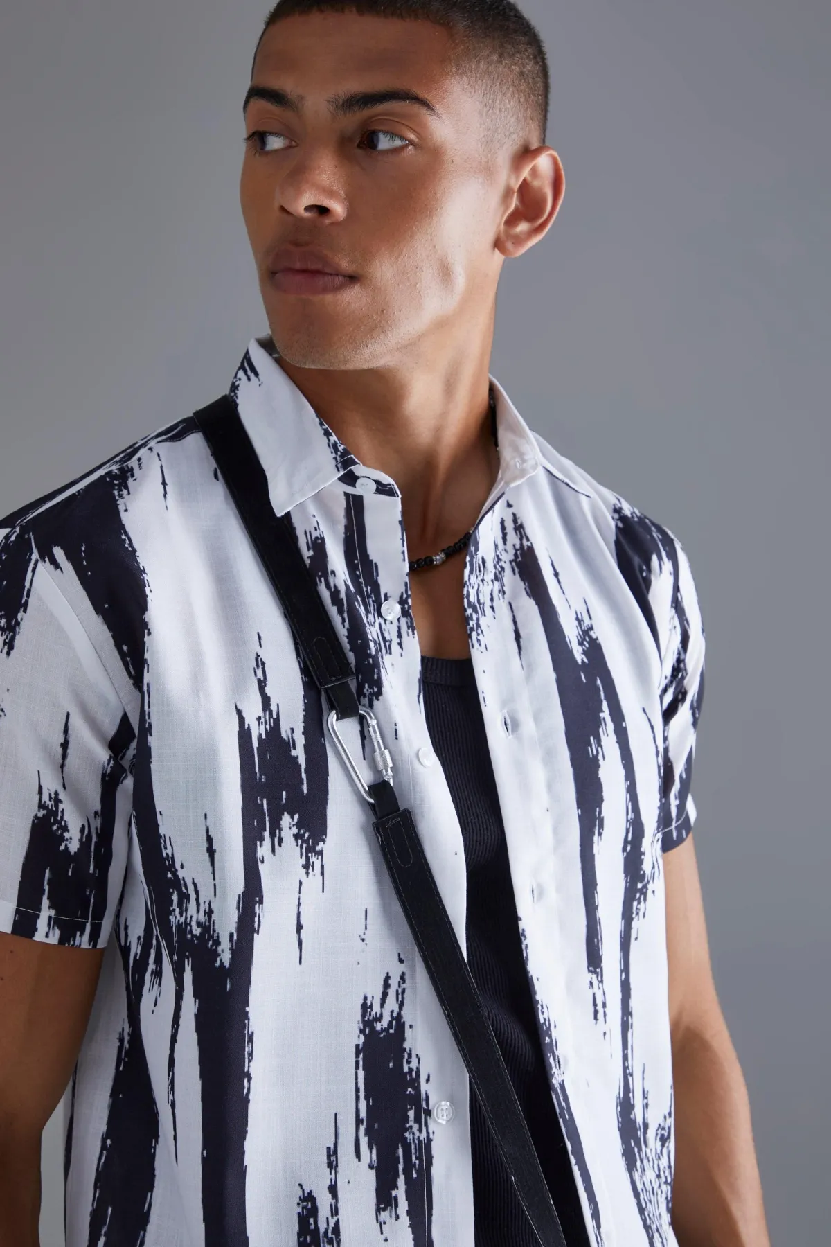 boohooMAN Chemise à manches courtes en slub à grand format abstrait et coupe régulière<Homme Chemises Grande Taille|Chemises