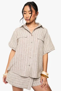 boohoo Chemise à manches courtes rayée à l'aspect lin tissé<Femme Tops