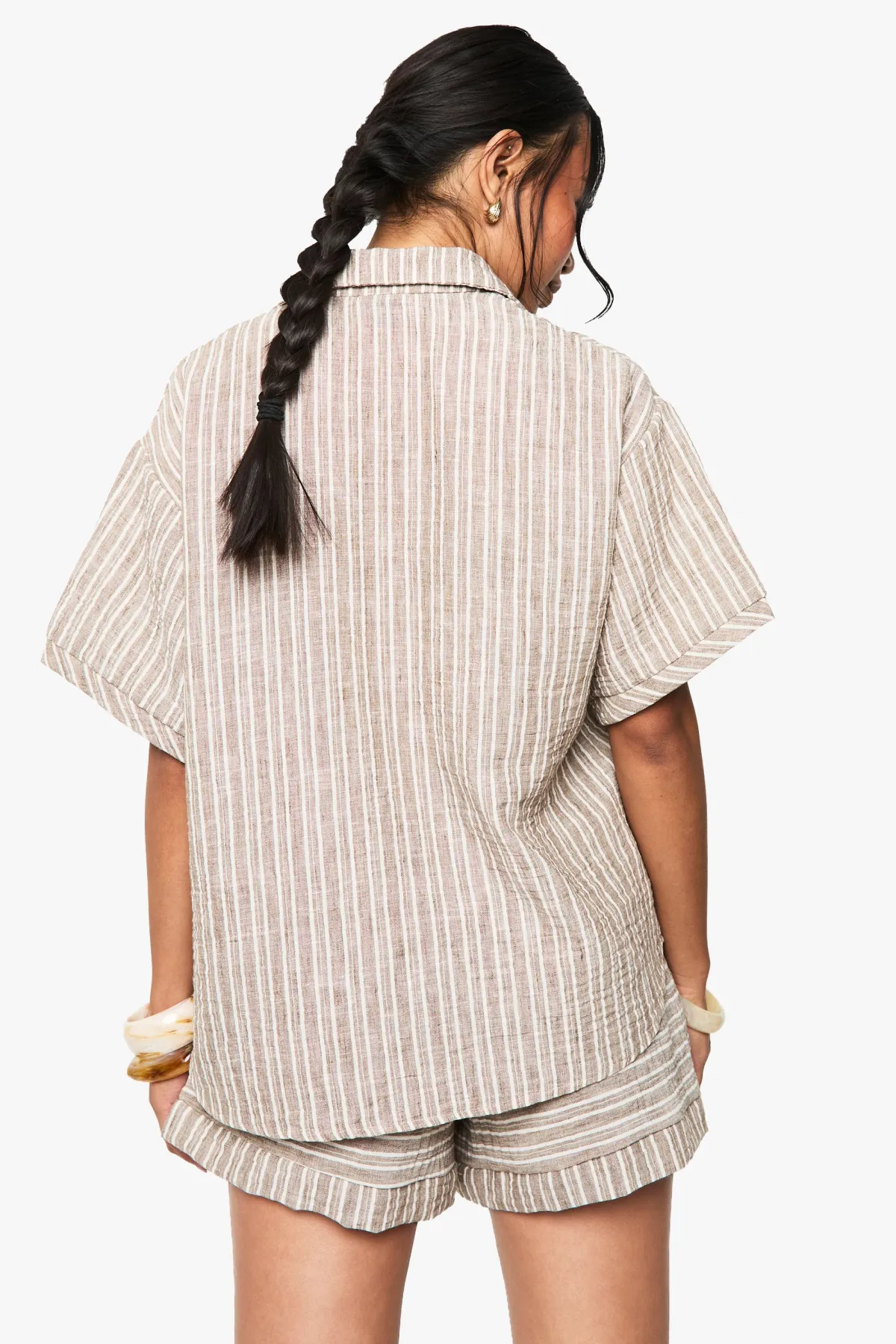 boohoo Chemise à manches courtes rayée à l'aspect lin tissé<Femme Tops
