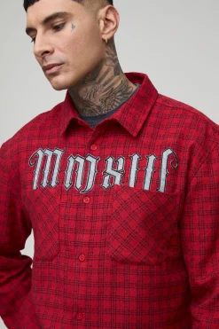 boohooMAN Chemise à manches longues de style tall, oversize et boxy, à micro-check MMXIII avec appliqué et double poche<Femme Tops