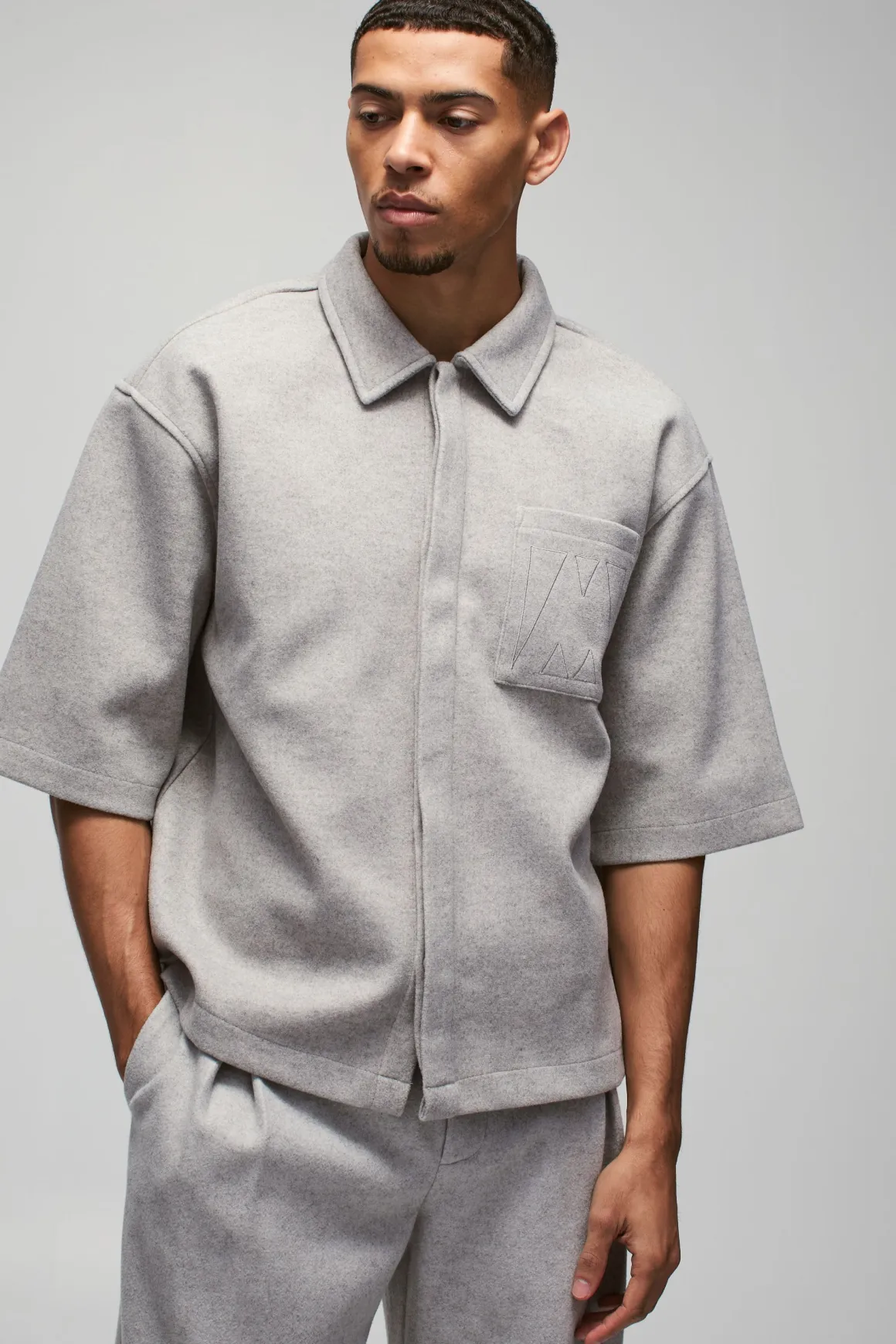 Chemise Melton lourde surdimensionnée, de coupe carrée à patte de boutonnage dissimulée