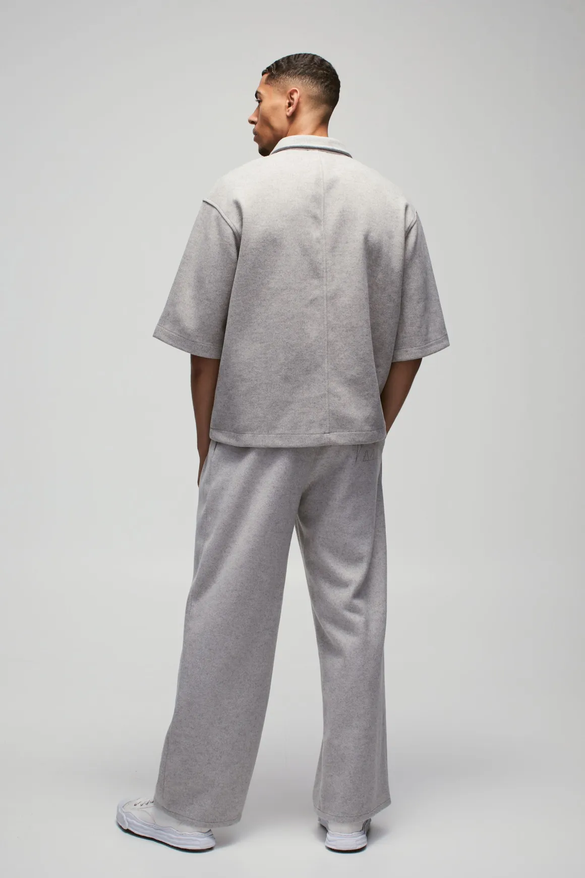 Chemise Melton lourde surdimensionnée, de coupe carrée à patte de boutonnage dissimulée