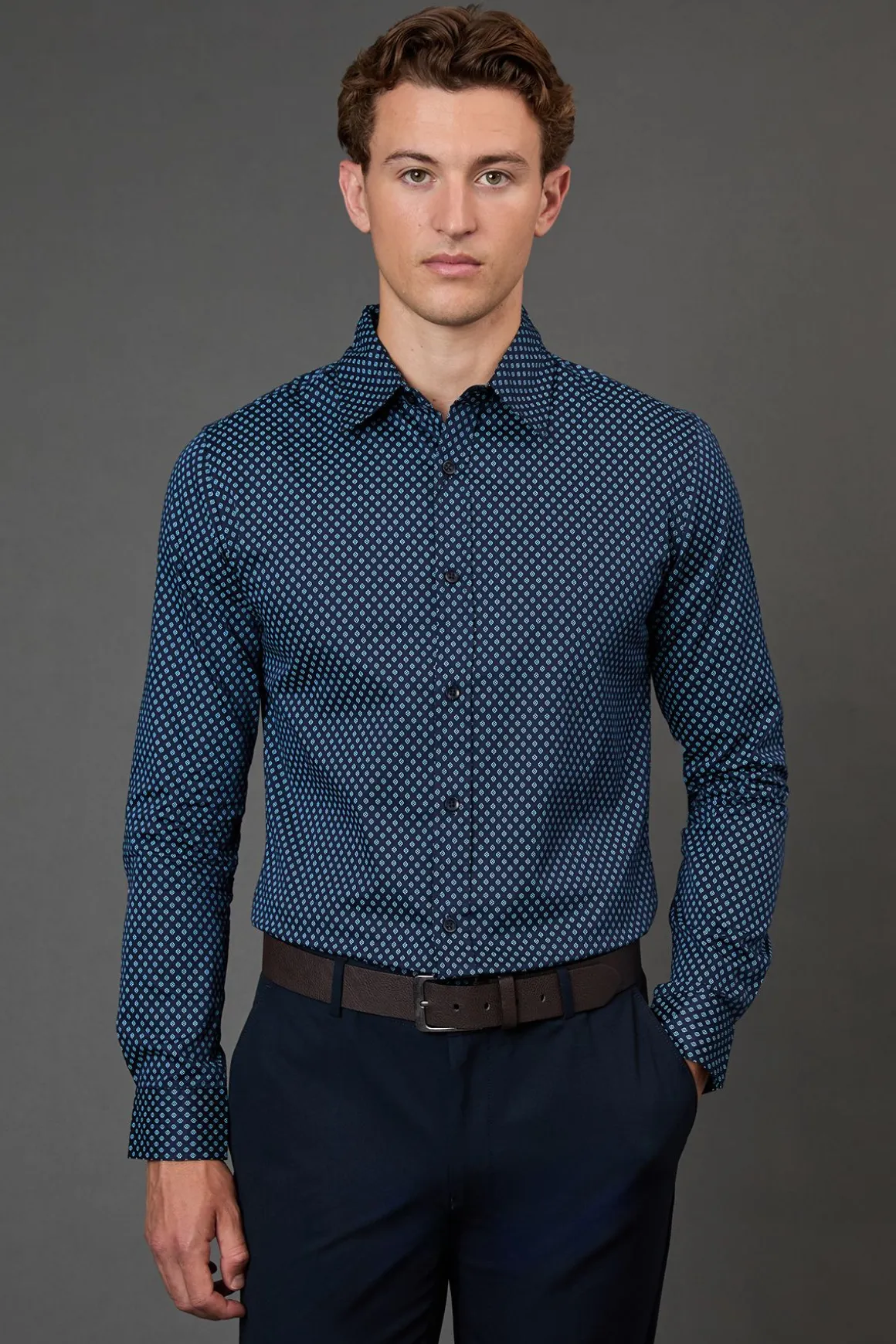 Chemise Noire Imprimée Coupe Ajustée Manches Longues