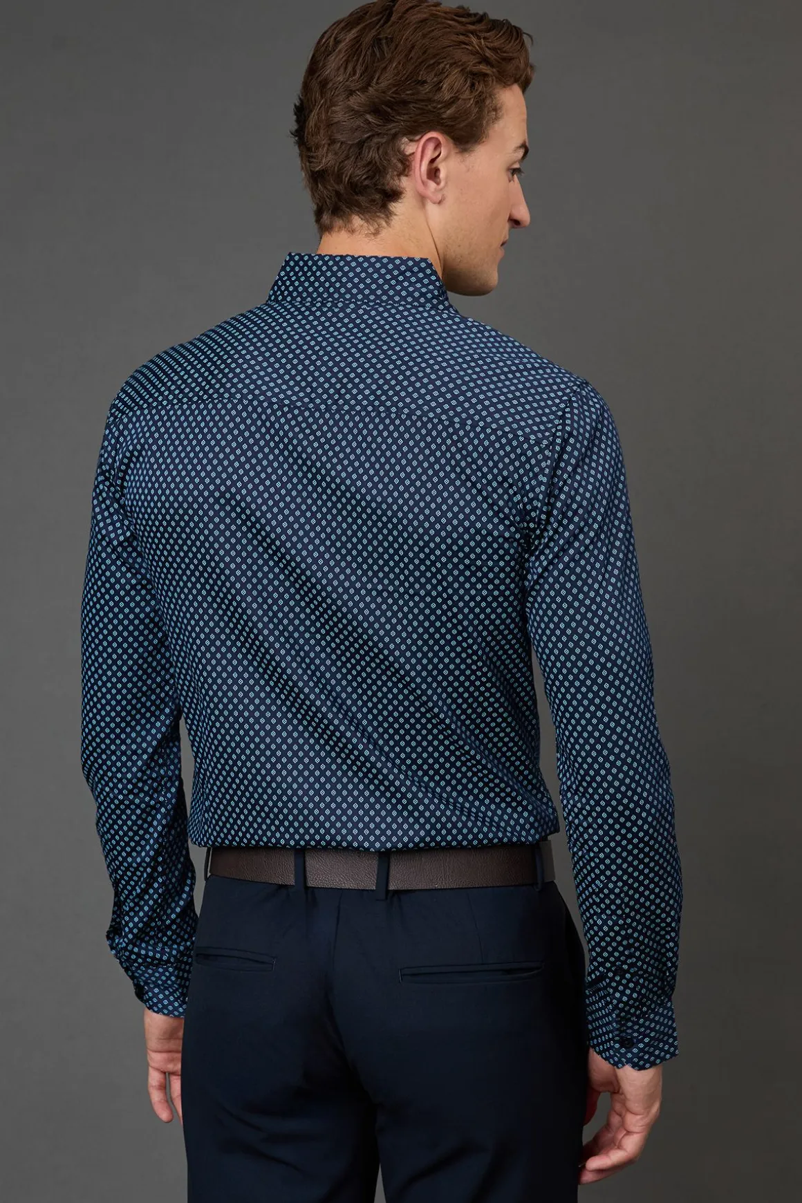 Chemise Noire Imprimée Coupe Ajustée Manches Longues
