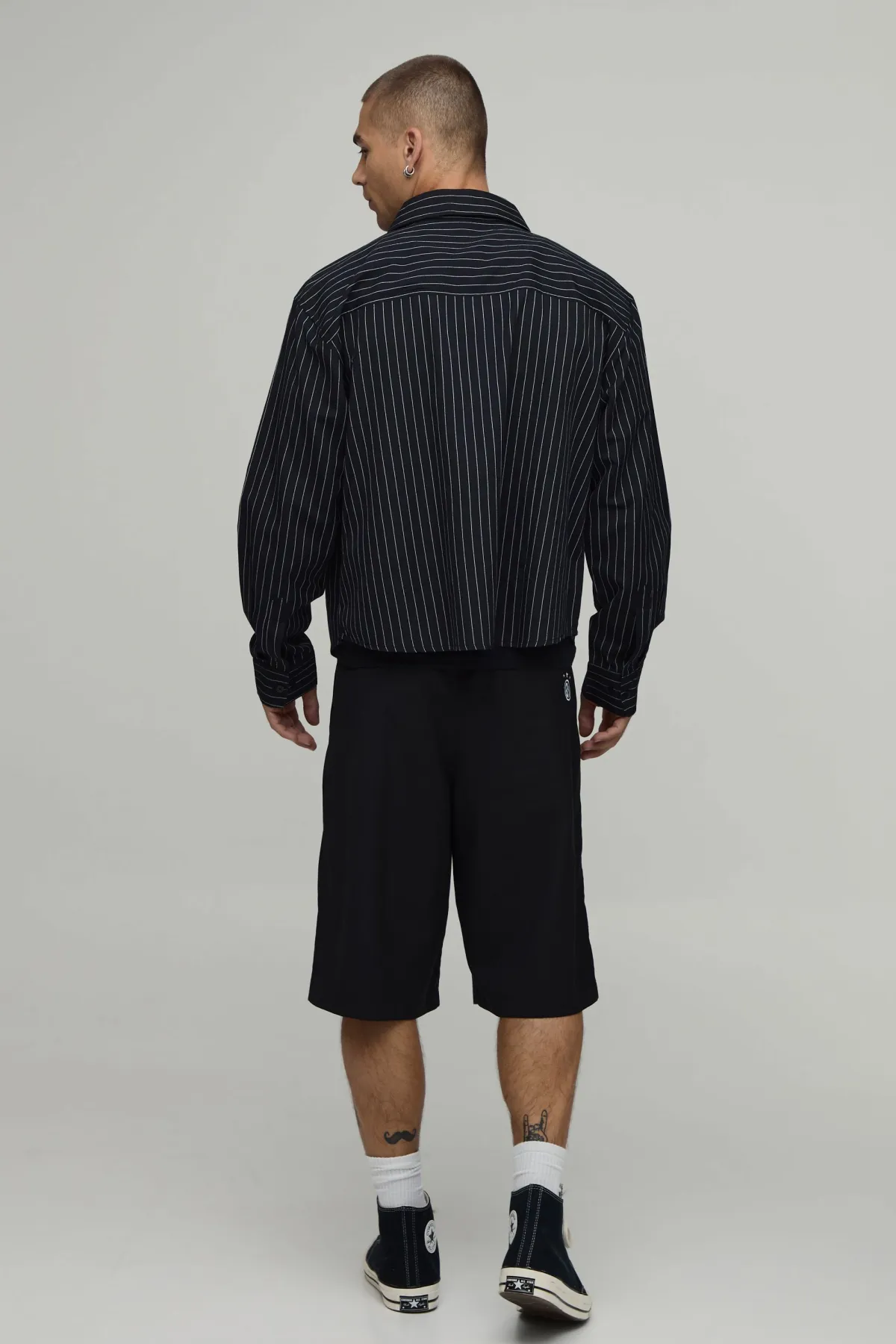 boohooMAN Chemise Oversize Coupe Boxy À Ourlet Courbe Avec Broderie B Et Rayures<Homme Chemises Grande Taille|Chemises