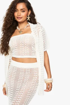 Chemise oversize en crochet, top bandeau et jupe maxi