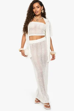 Chemise oversize en crochet, top bandeau et jupe maxi