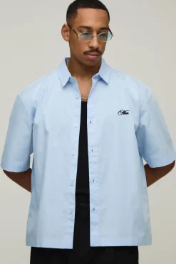 boohooMAN Chemise Oversize À Manches Courtes Avec Broderie Au Dos<Homme Chemises Grande Taille|Chemises