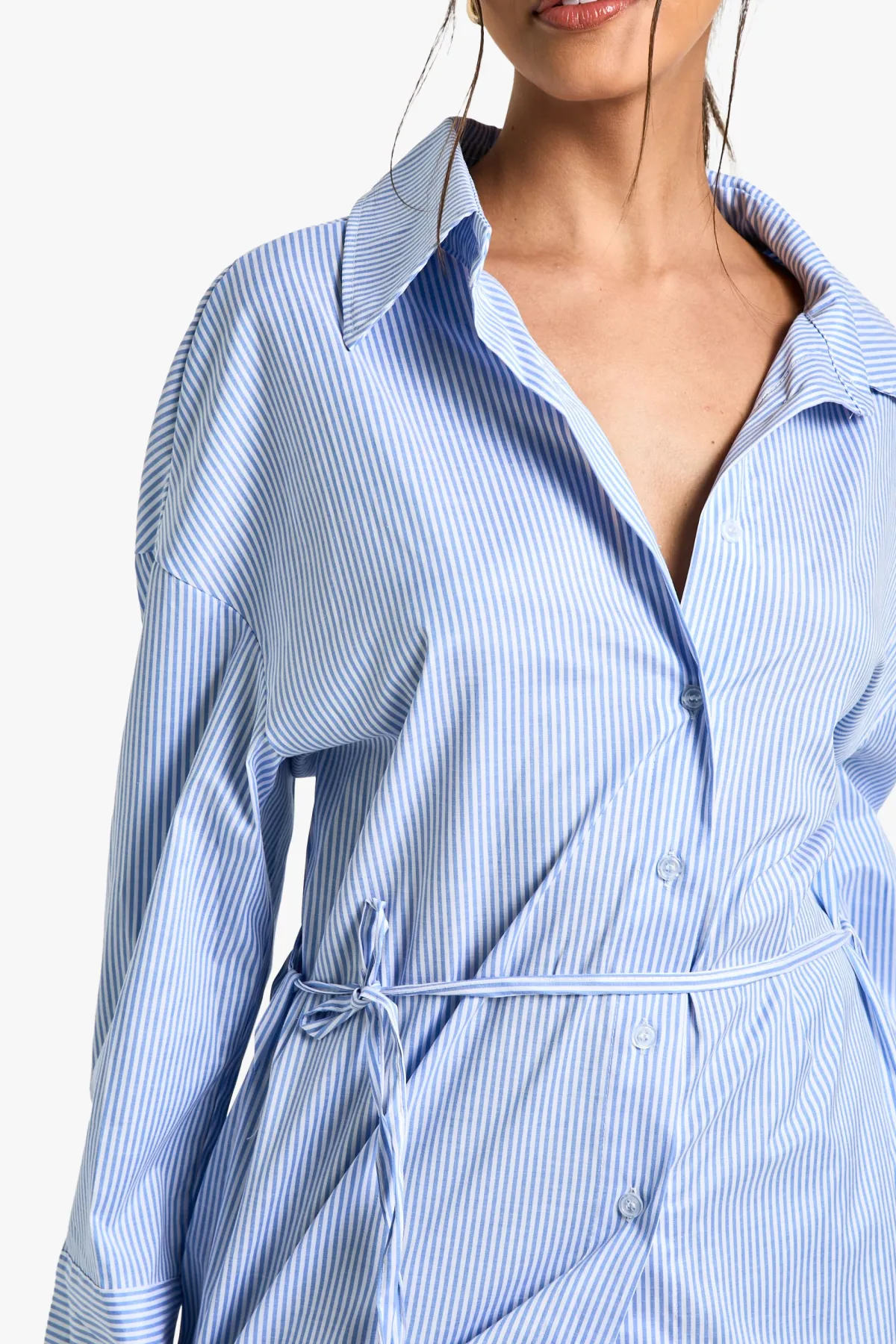 boohoo Chemise oversize à rayures fines avec détail de nœud<Femme Tops