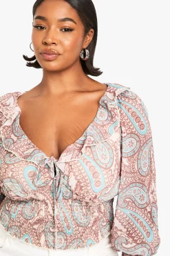 CHEMISE PLUS SIZE À DÉCOLLETÉ PLONGÉ, MOTIF PAISLEY ET TAILLE FRONCÉE