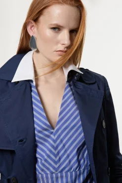 Chemise rayée ajustée à col et poignets contrastants
