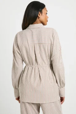 Chemise rayée de maternité à nouer à la taille
