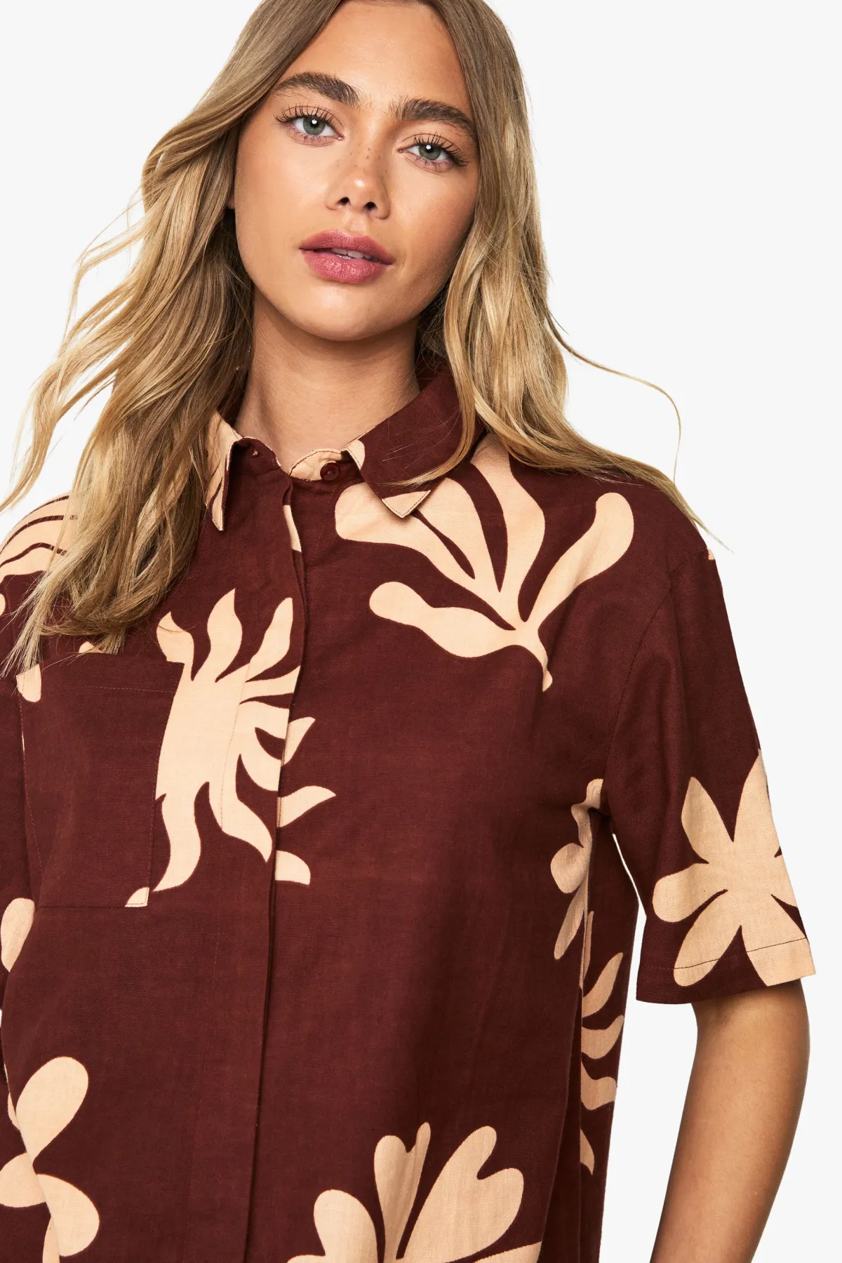 boohoo Chemise Resort en lin à imprimé Shell<Femme Looks Chocolat|Tops