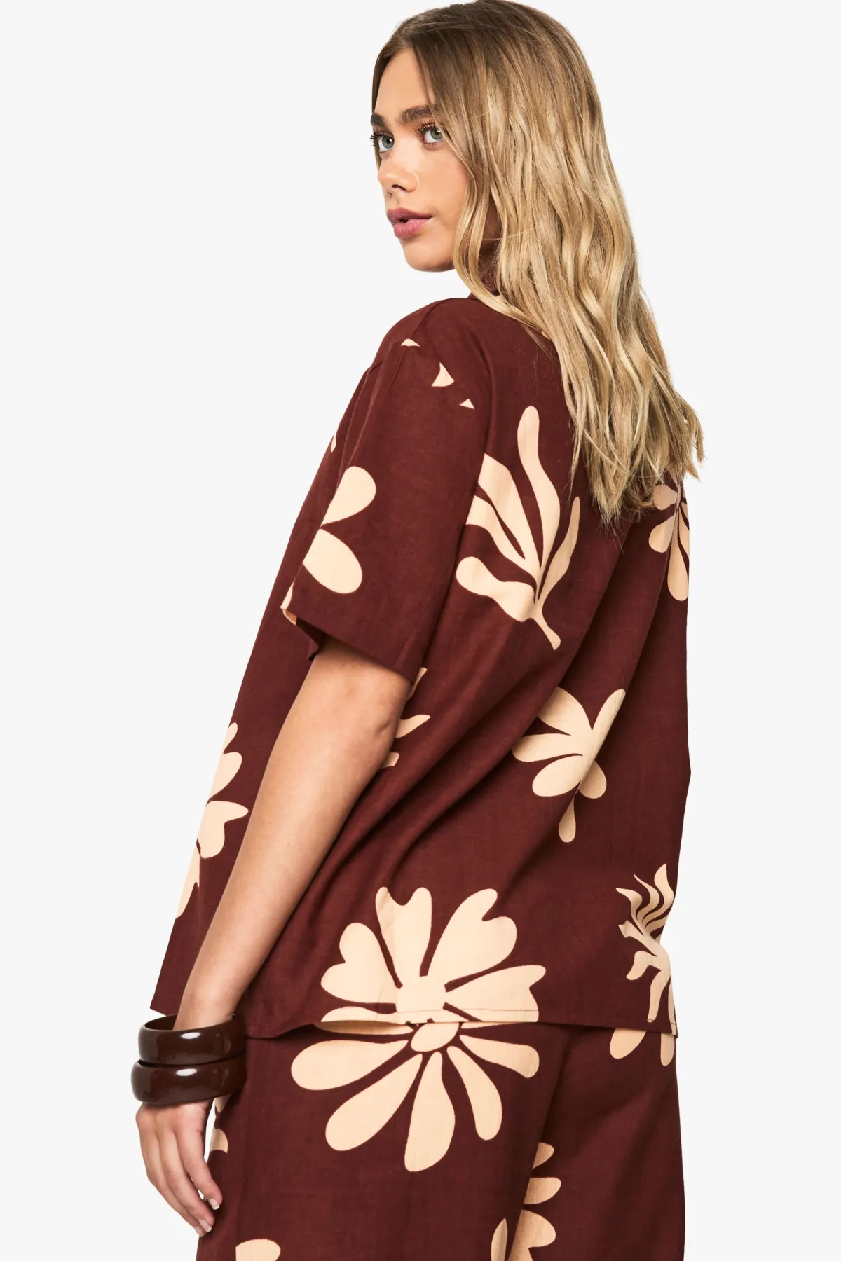boohoo Chemise Resort en lin à imprimé Shell<Femme Looks Chocolat|Tops
