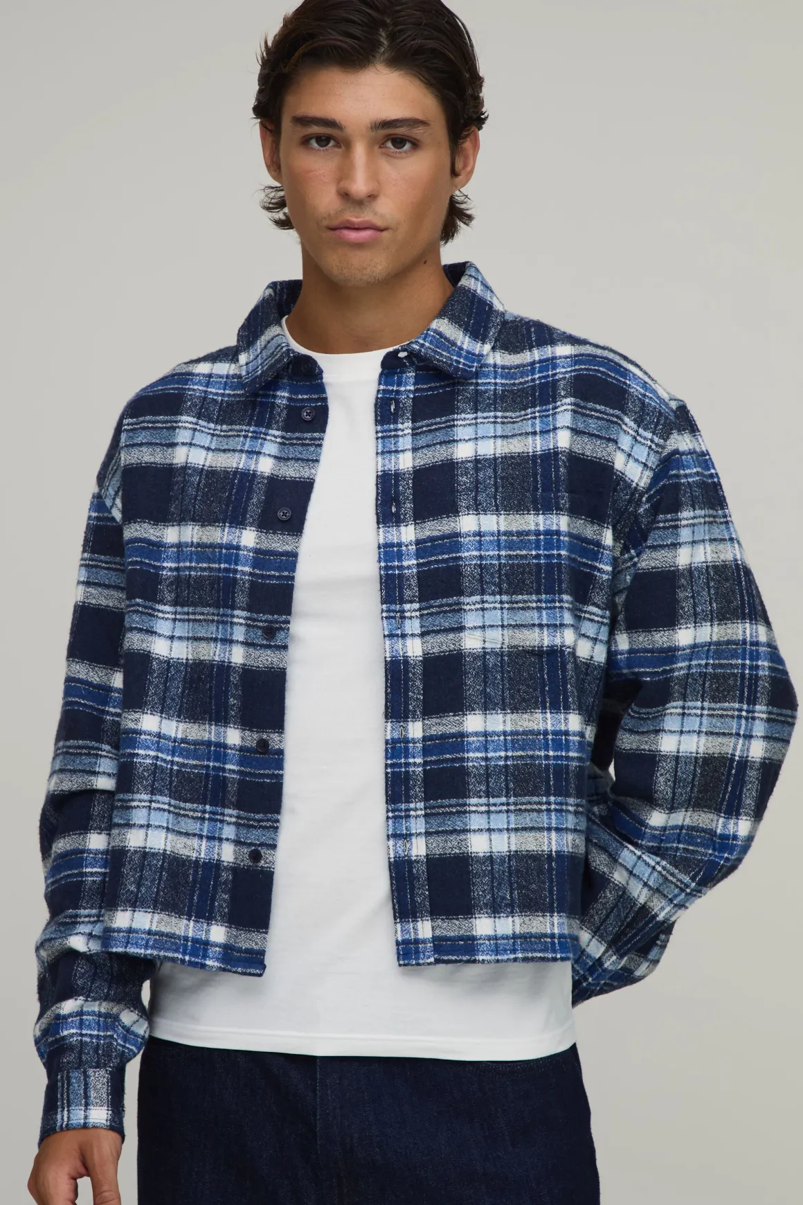 Chemise Surdimensionnée Crop En Flanelle À Manches Longues Essentielle