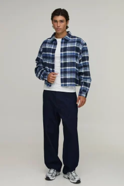 Chemise Surdimensionnée Crop En Flanelle À Manches Longues Essentielle