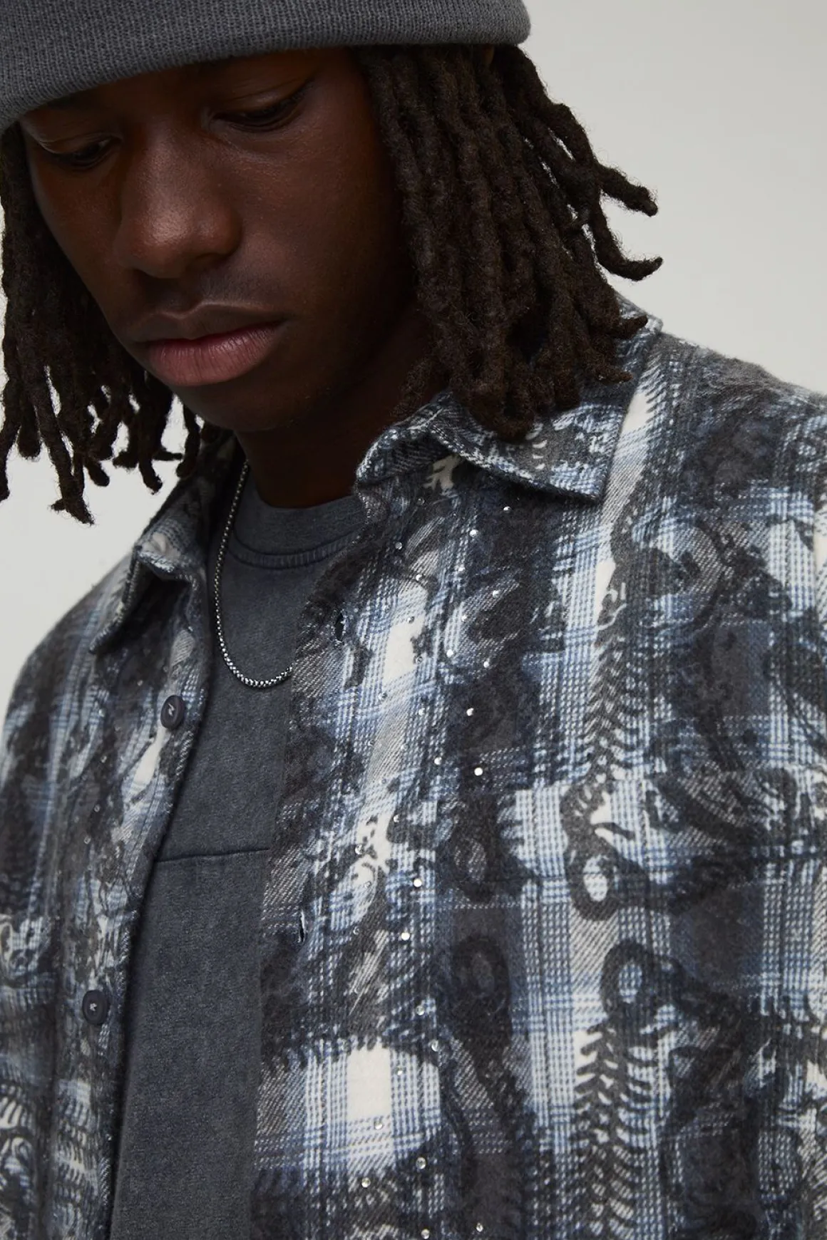 Chemise surdimensionnée, en coupe boxy, acid wash et ornée