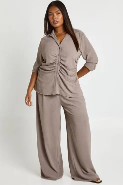 boohoo Chemise tissée cintrée Plus & pantalon à jambe large avec taille élastique, ensemble coordonné<Femme Ensembles
