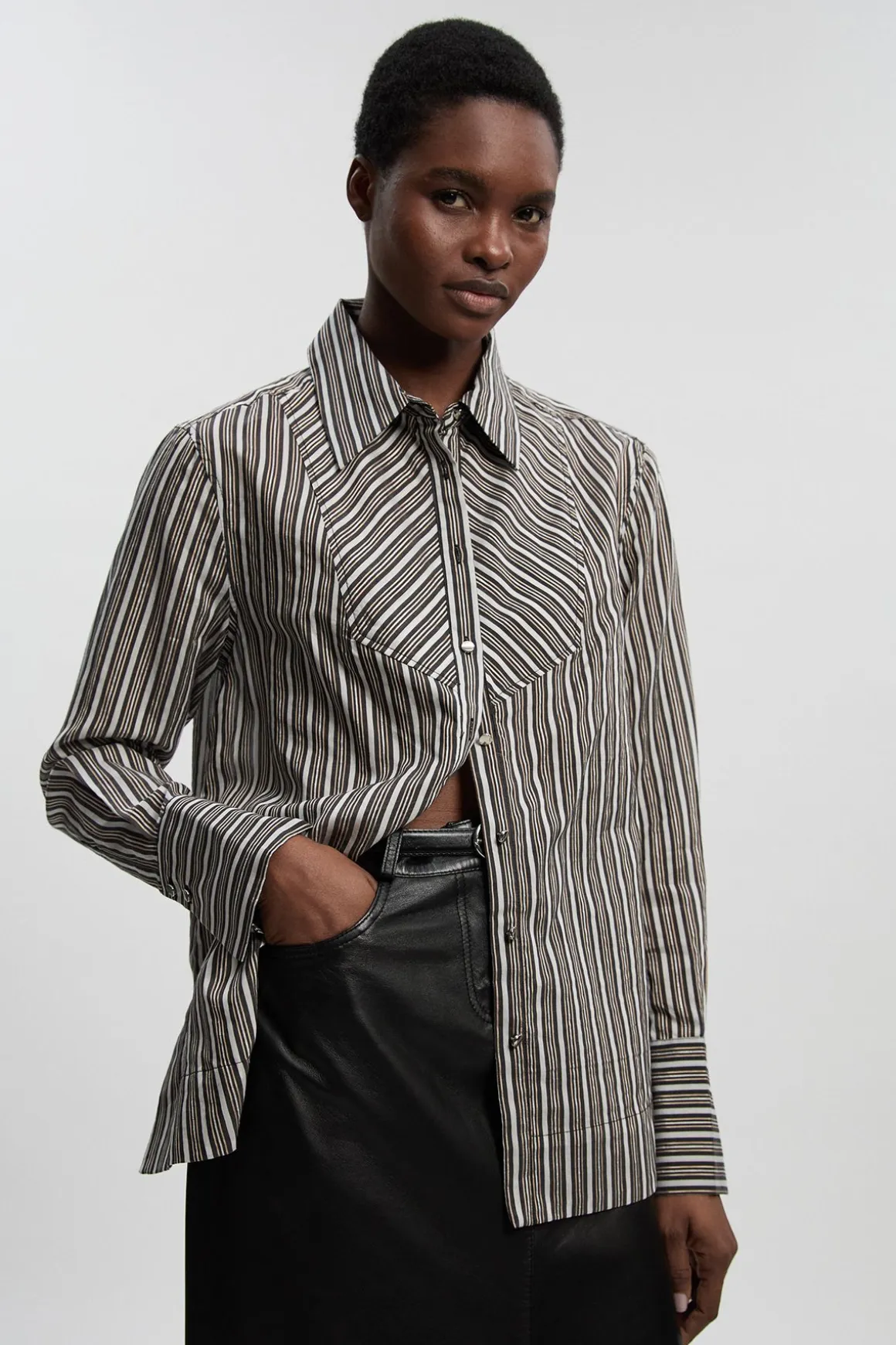 Chemise Tissée À Rayures En Popeline Avec Plastron