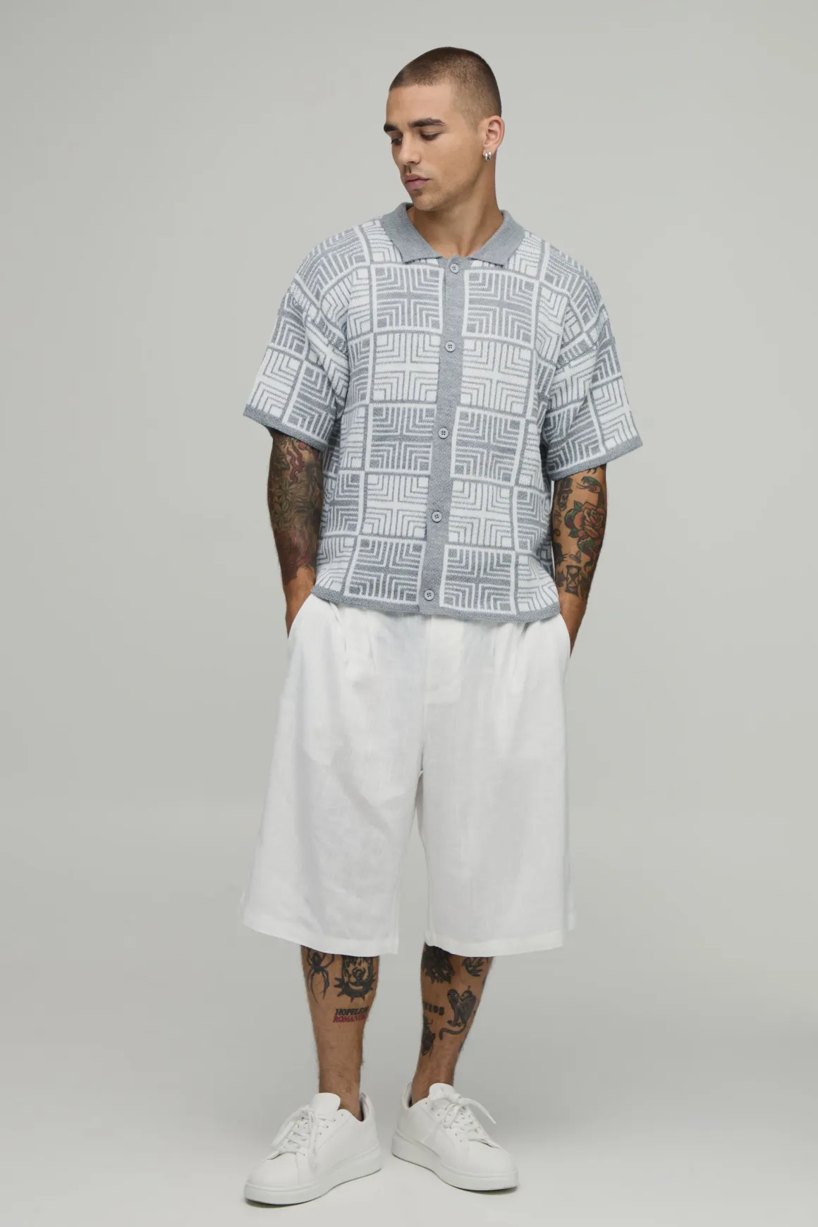 Chemise Tricotée À Manches Courtes Coupe Carrée Avec Empiècements