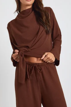 boohoo Chemisier allongé à manches longues en drapé tissé et pantalon coordonné<Femme Pantalons|Looks Chocolat