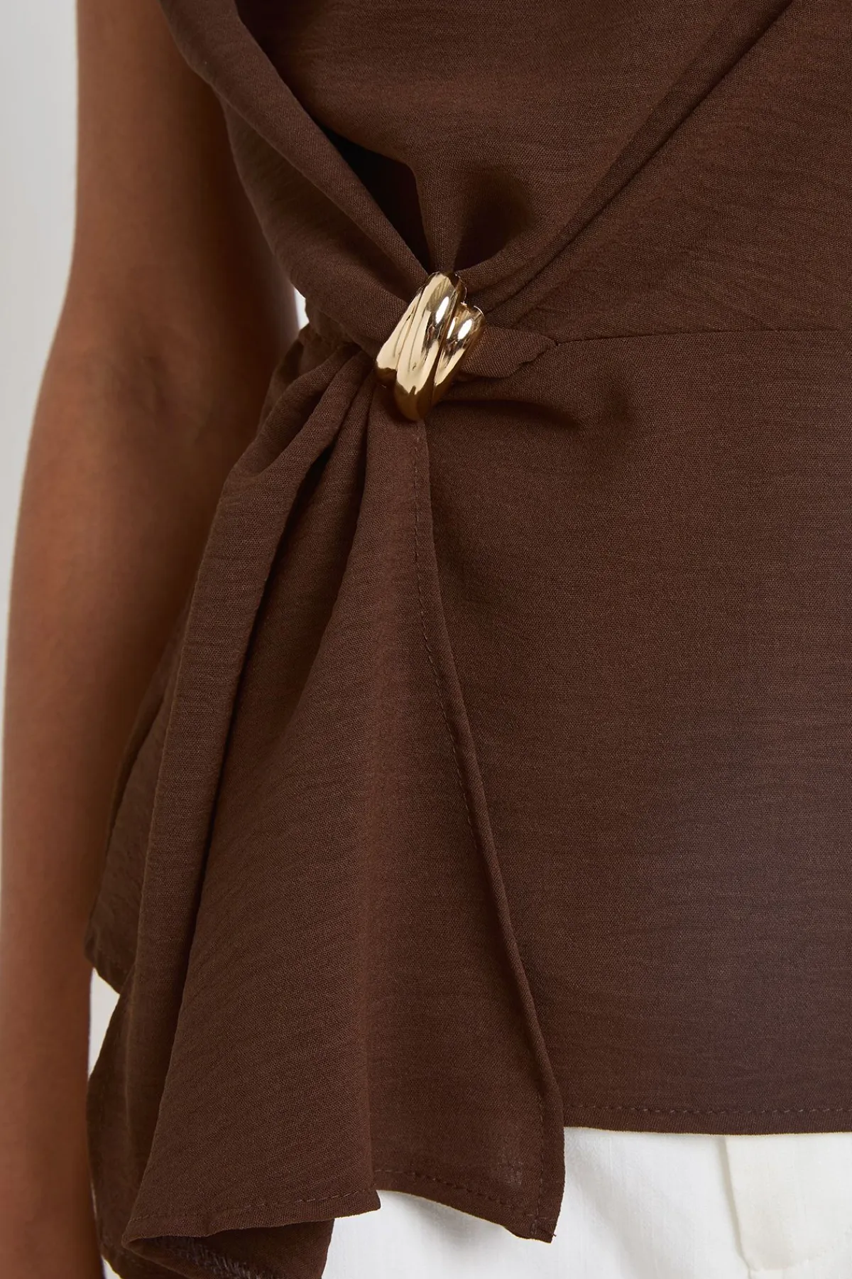 boohoo Chemisier Col Bénitier Avec Bordure Dorée Martelée Tall<Femme Tops