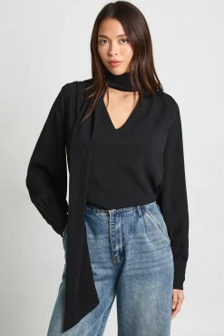 Chemisier en chiffon froissé à détail d'écharpe