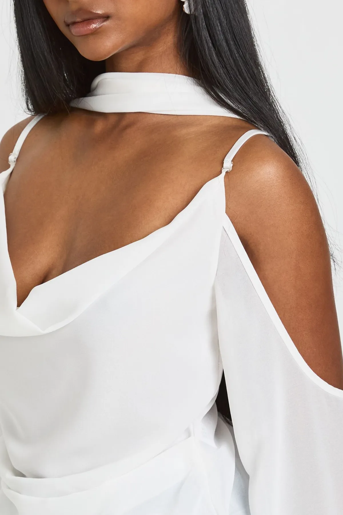 boohoo Chemisier En Mousseline À Épaules Dénudées Avec Détail Foulard<Femme Tops