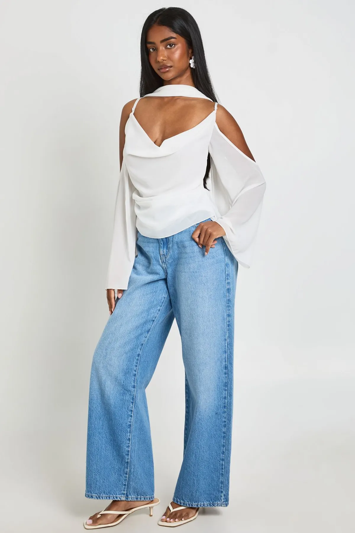 boohoo Chemisier En Mousseline À Épaules Dénudées Avec Détail Foulard<Femme Tops