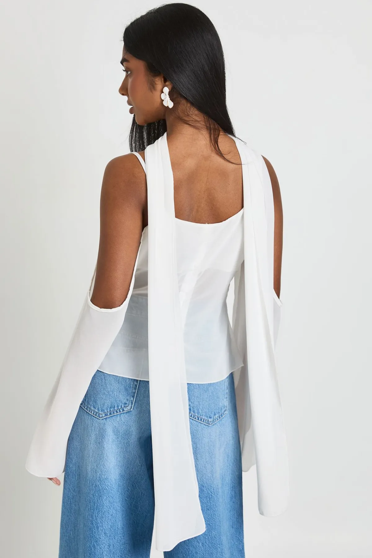 boohoo Chemisier En Mousseline À Épaules Dénudées Avec Détail Foulard<Femme Tops