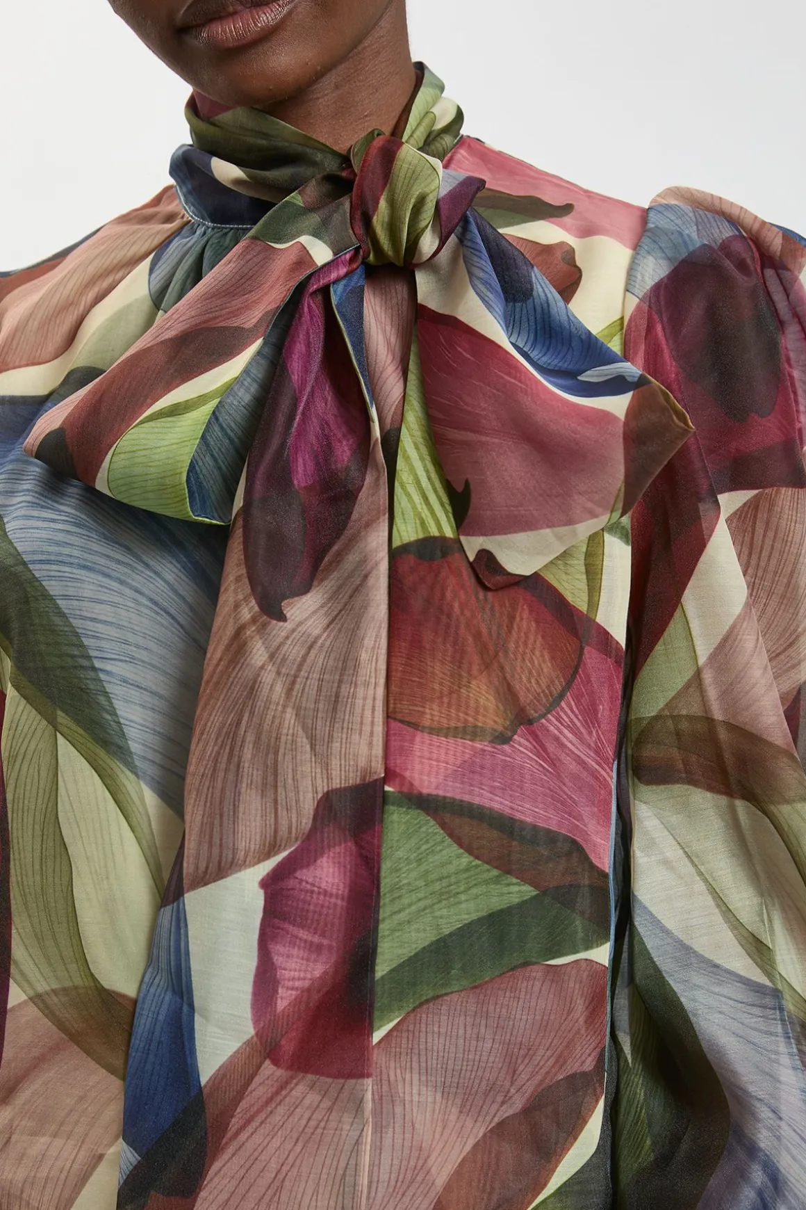 Chemisier En Organza À Imprimé Pétales Avec Lavallière
