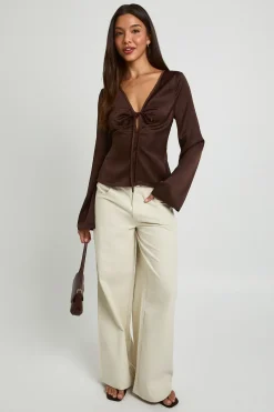 boohoo Chemisier En Satin À Manches Évasées Et Nœud Devant<Femme Satin Et Dentelle|Tops