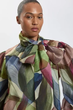 Chemisier Grande Taille En Organza À Imprimé Pétales Avec Lavallière